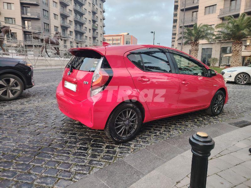 Toyota Aqua 1.5 L, 2017, 78 000 km — Avtomobillər, Bakı (6)