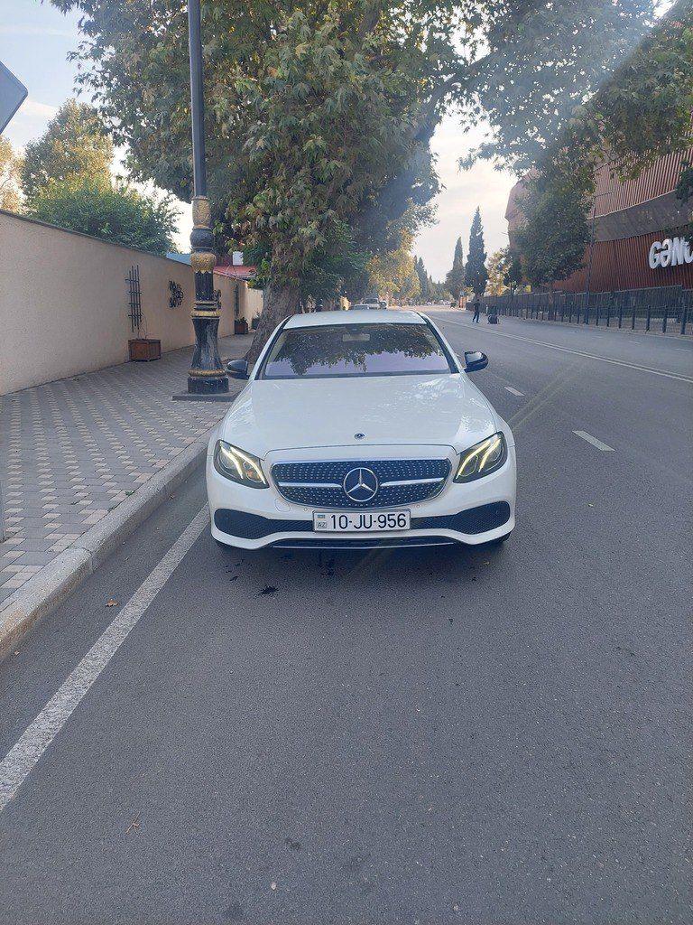 Mercedes E 220 d 4MATIC, 2.0 L, 2018 il, 300 000 km 10-JU-956 — Avtomobillər, Gəncə