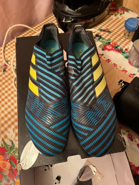 Buts "Adidas" — Bakı