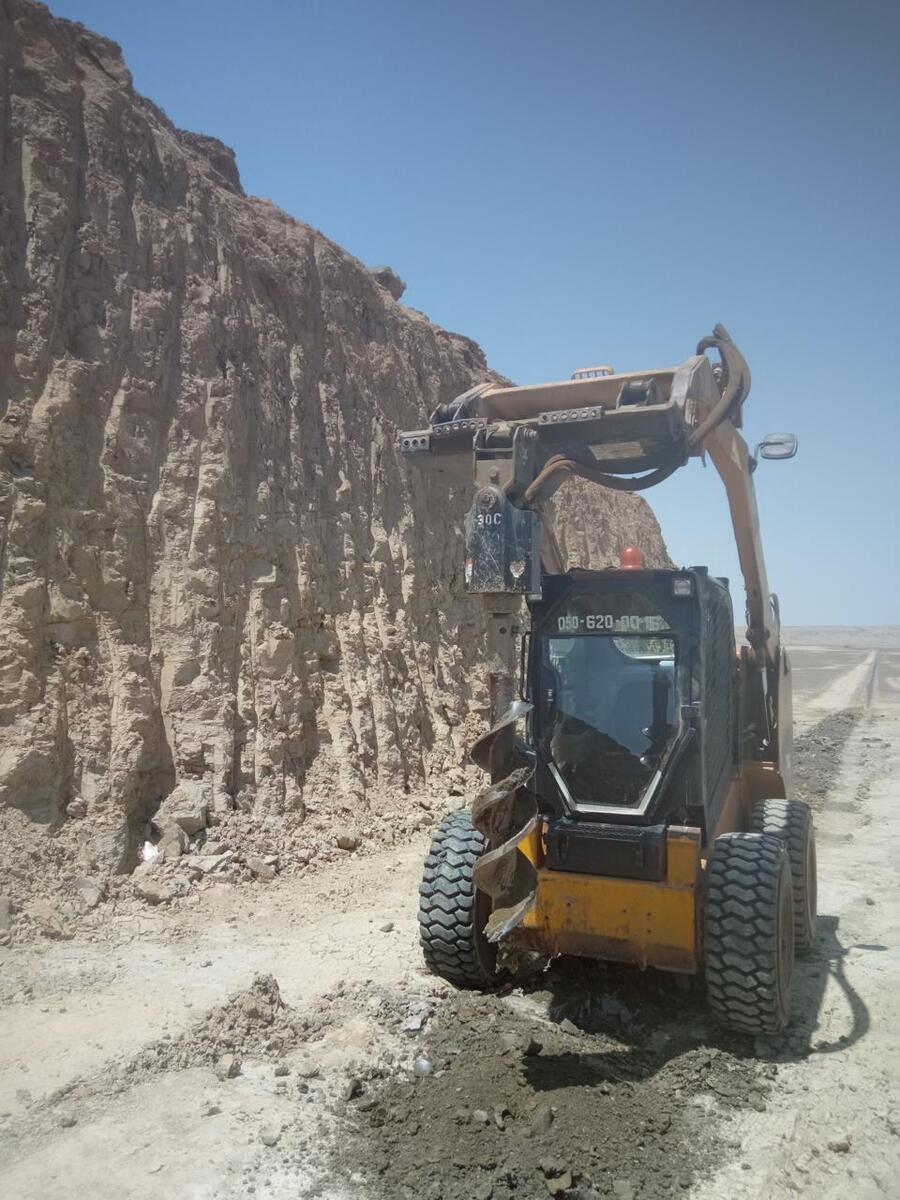 Miniekskavator və miniyükləyici bobcatlarla xidmət — Avtomobil icarəsi, Bakı (3)