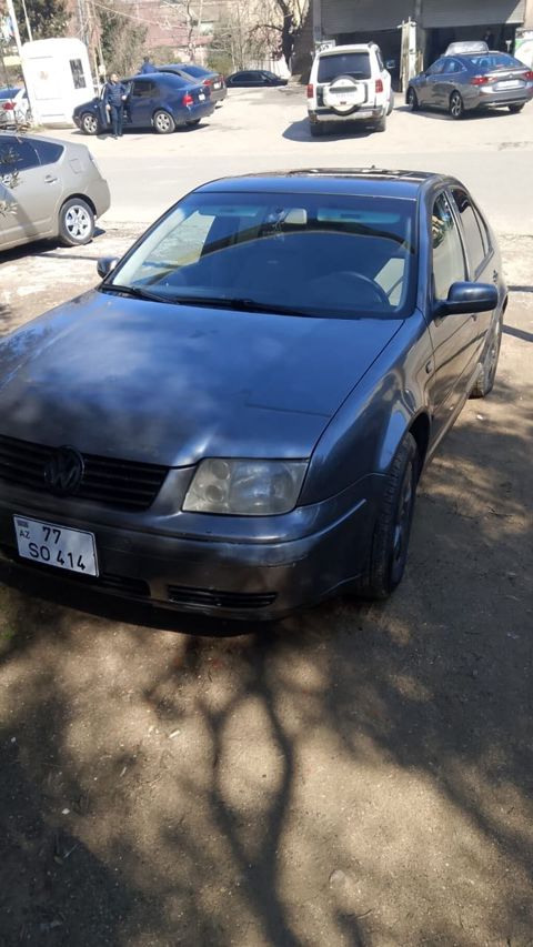Volkswagen Jetta: 2 l 2004 il Sedan — Bakı