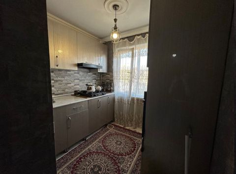 Satılır 4 otaqlı köhnə tikili 90 m² — Bakı