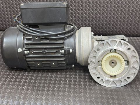 Nord Reduktorlu Elektrik Mühərriki Məhsul: Reduktorlu AC elektrik — Bərdə