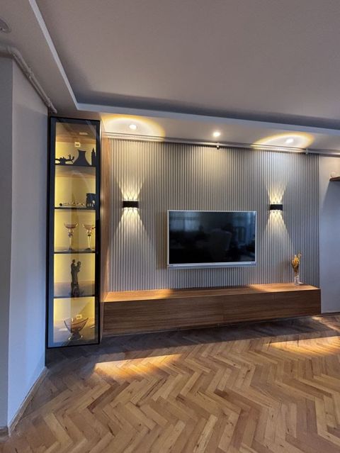 TV stend 211112 — Bakı