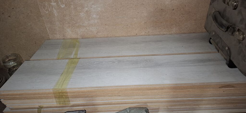 Laminat usten cixma yaxsi vezziyetdir 50 kv var 1.25 sm 20 sm 1 kv — Döşəmə örtükləri, Digah (4)