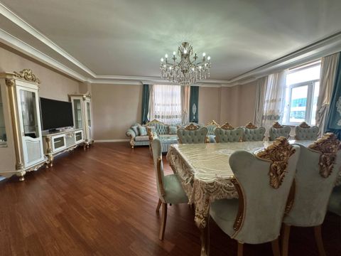 Satılır 3 otaqlı yeni tikili 150 m² — Bakı