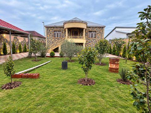 Satılır 5 otaqlı həyət evi/bağ evi 180 m² — Bakı