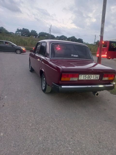 VAZ (Lada) 2107: 1.6 l 2003 il Sedan — Bakı