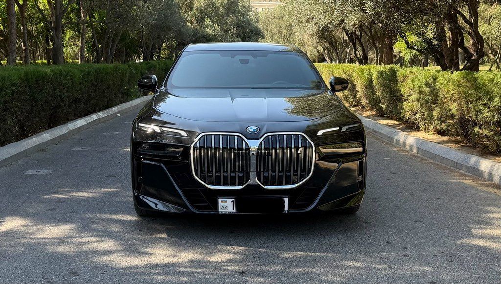 BMW i7, 105.7 kWh, 2023 il, 32 000 km — Avtomobillər, Bakı