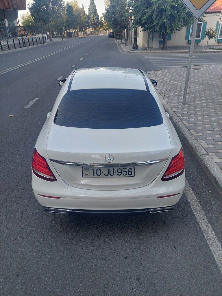 Mercedes E 220 d 4MATIC, 2.0 L, 2018 il, 300 000 km 10-JU-956 — Avtomobillər, Gəncə (6)