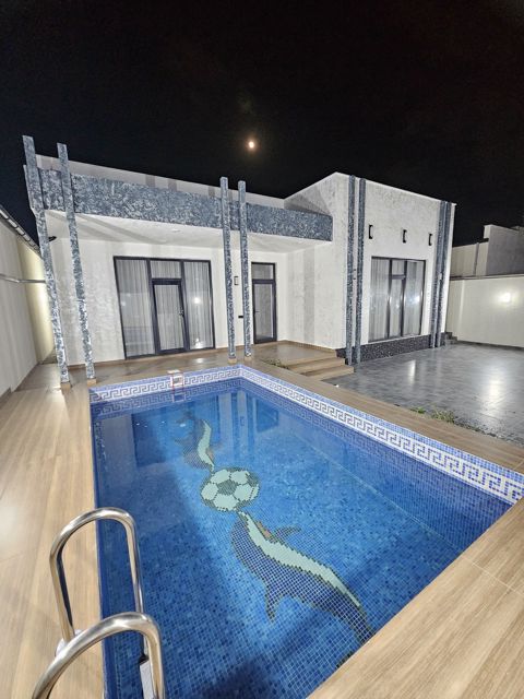 Satılır 4 otaqlı həyət evi/bağ evi 150 m² — Bakı