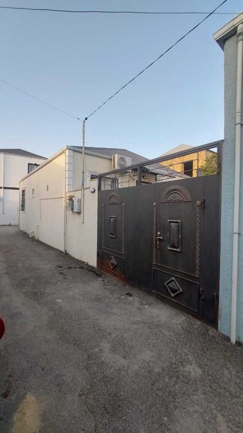 Satılır 3 otaqlı həyət evi/bağ evi 80 m² — Bakı
