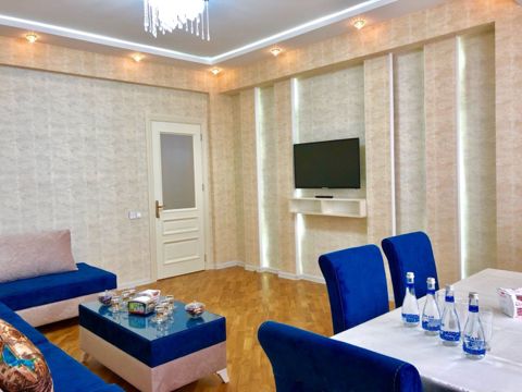 Satılır 3 otaqlı köhnə tikili 85 m² — Bakı