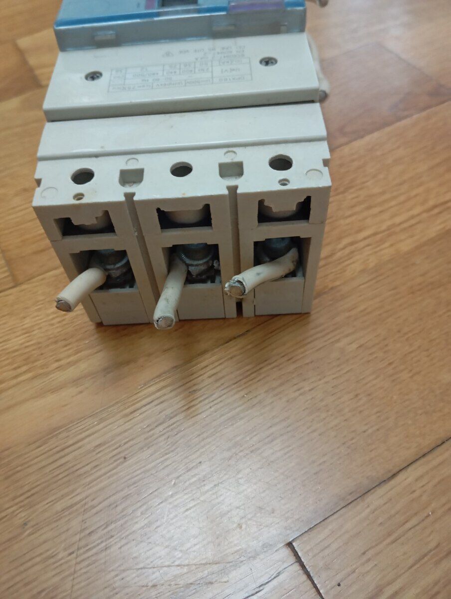 Elektrik açarı Legrand DPX160 — Təmir və inşaat, Bakı (4)