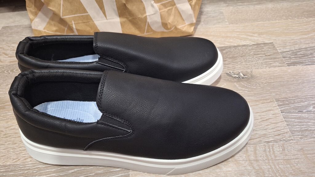 Qara slip-on kişi ayaqqabısı - Stil: Minimalist, gündəlik slip-on — Krossovkalar, Digah (2)