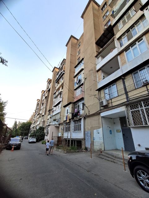 Satılır 3 otaqlı köhnə tikili 85 m² — Bakı