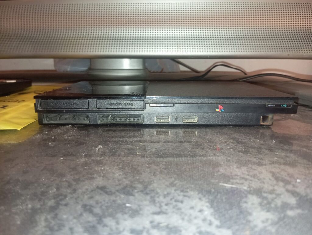 Sony PlayStation 2 Slim (Scph seriyası) Komplekt: - PS2 Slim konsolu — Oyun konsolları, Sumqayıt (2)