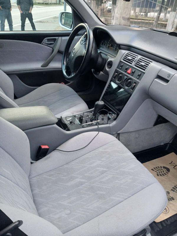 Mercedes E 220 2.2 L, 2000, 450 690 km 99-XE-075 — Avtomobillər, Balakən (6)