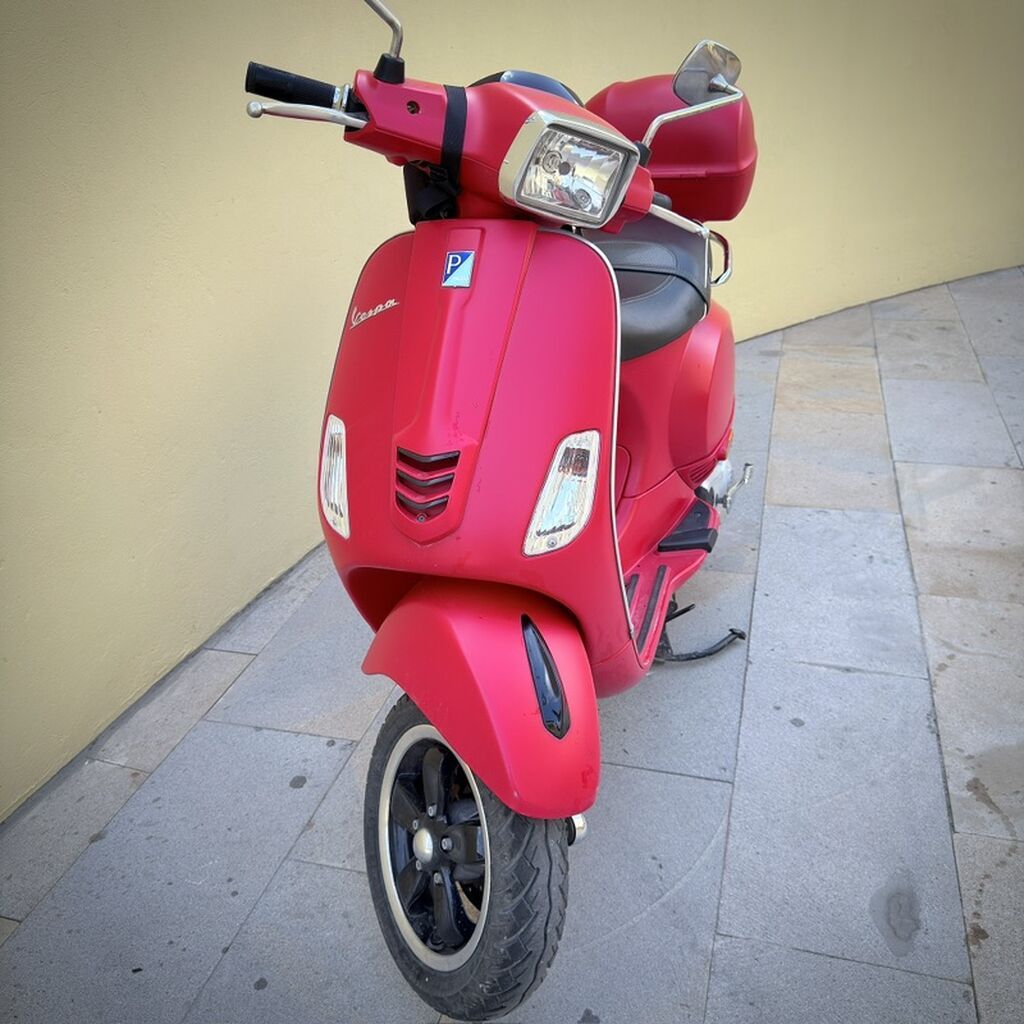 Vespa SXL 125 skuter 2022 8600km - Rəng: mat qırmızı - Mühərrik: 125 — Mopedlər və skuterlər, Bakı (4)