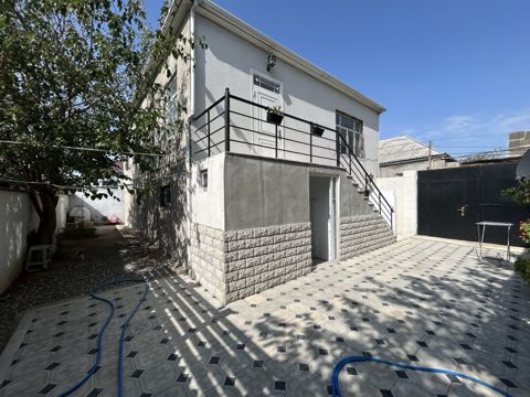 Satılır 5 otaqlı həyət evi/bağ evi 200 m² — Bakı