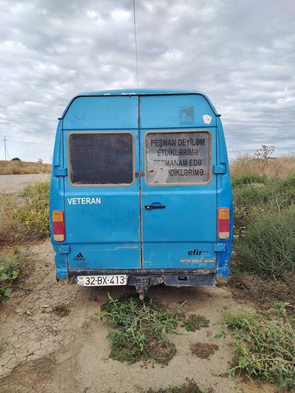 Mercedes 208 D, 2.3 L, 1988 il, 150 000 km 32-BX-413 — Avtomobillər, Gəncə (2)