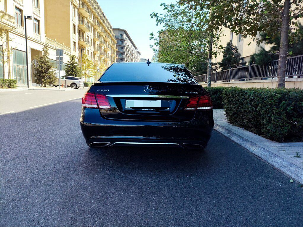 Mercedes E 220, 2.1 L, 2015 il, 299 000 km — Avtomobillər, Bakı (2)