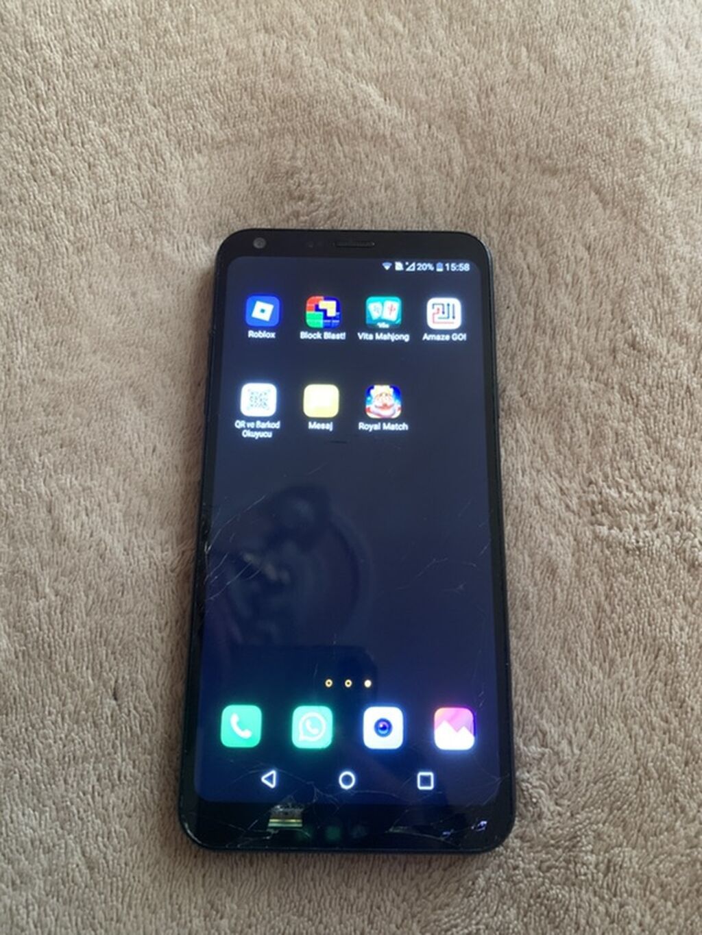 LG Q6, rəng - Qara, Qırıq — LG, Bakı (2)