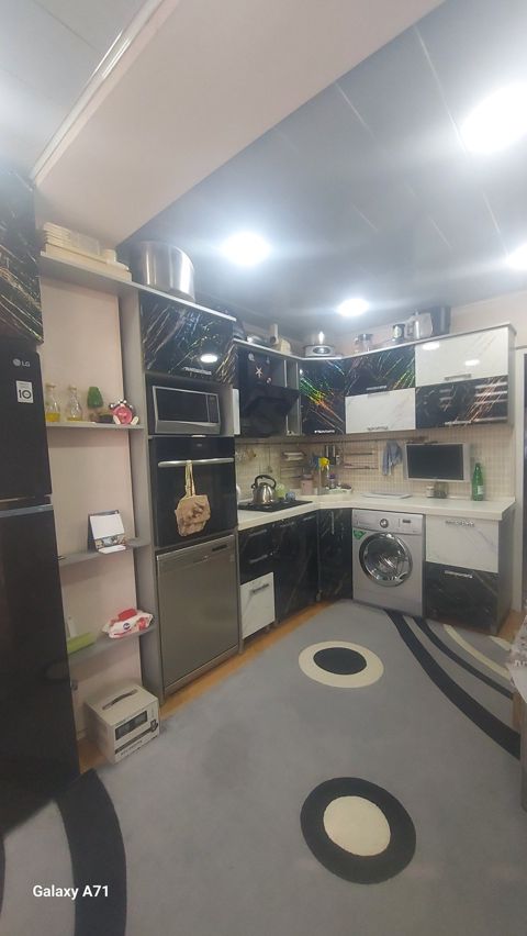 Satılır 5 otaqlı köhnə tikili 125 m² — Bakı