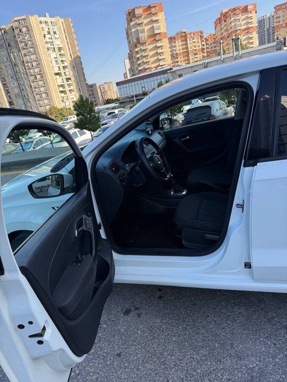 Volkswagen Polo, 1.6 L, 2019 il, 87 600 km — Avtomobillər, Bakı (5)