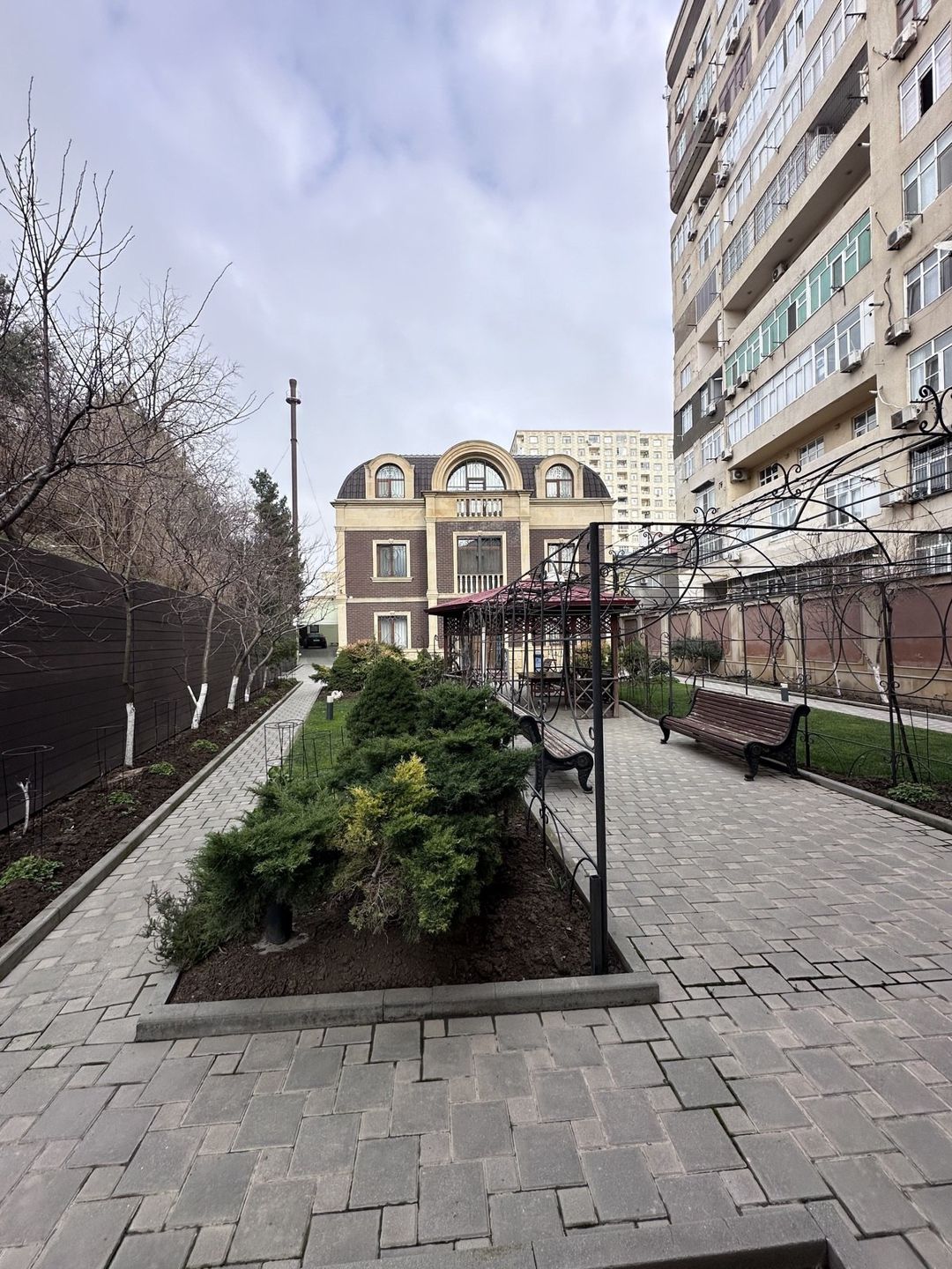 Satılır 6 otaqlı həyət evi/bağ evi 400 m² — Ev, villa, Bakı (3)
