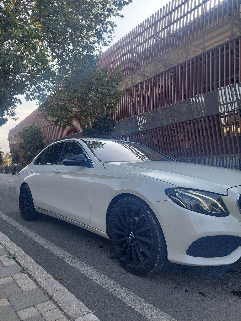 Mercedes E 220 d 4MATIC, 2.0 L, 2018 il, 300 000 km 10-JU-956 — Avtomobillər, Gəncə (8)