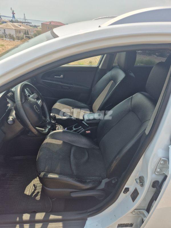 Kia Ceed SW 1.6 L, 2011, 410 000 km — Avtomobillər, Bakı