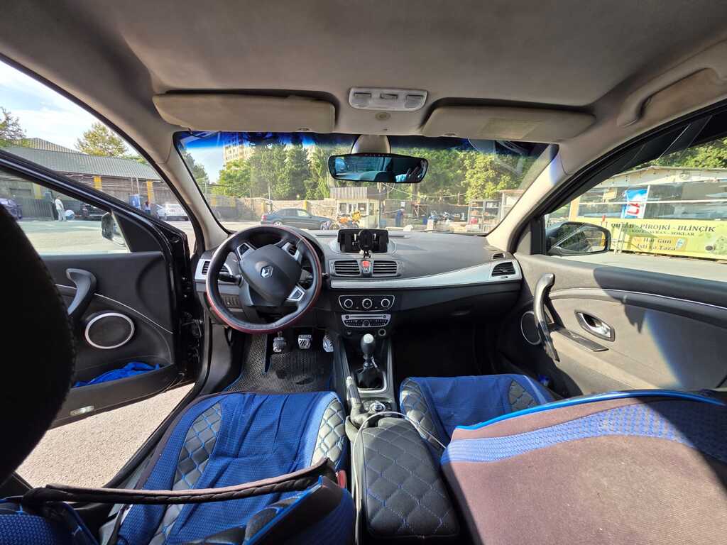 Renault Megane, 1.5 L, 2011 il, 301 000 km 77-CH-045 — Avtomobillər, Bakı (8)