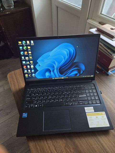 ASUS VivoBook X1504ZA Əla vəziyyətdə satılır, heç bir problemi — Bakı