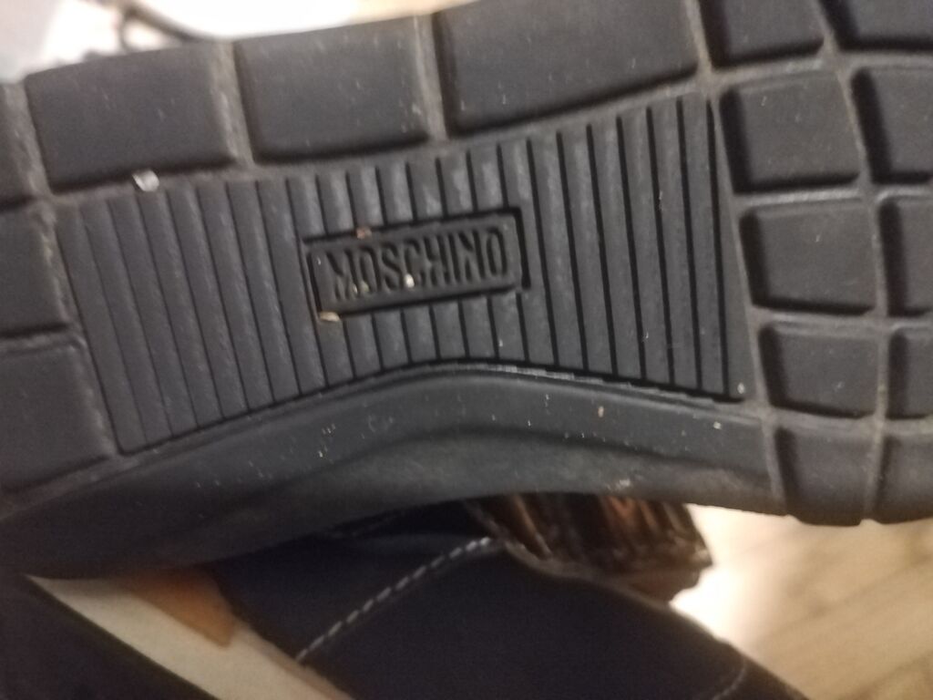 Moschino uşaq idman ayaqqabısı - Brend: Moschino - Model: Velkro — Uşaq ayakkabısı, Bakı (3)