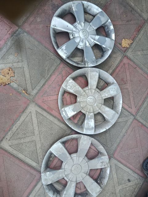 Kia Rio kalpak 3ədəddi. qiymət sondur — Spare Parts & Accessories — Accessories