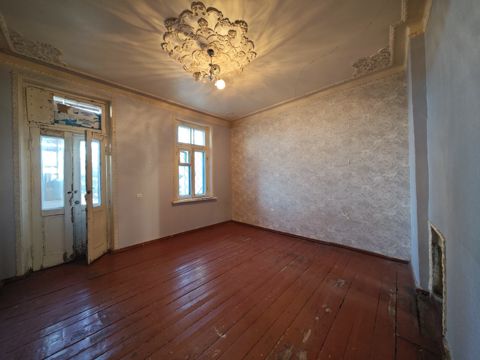 Satılır 3 otaqlı köhnə tikili 70 m² — Bakı