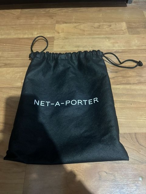 Net‑A‑Porter toz torbası / qoruyucu kisə - Rəng: qara, ağ loqo çapı — Bakı