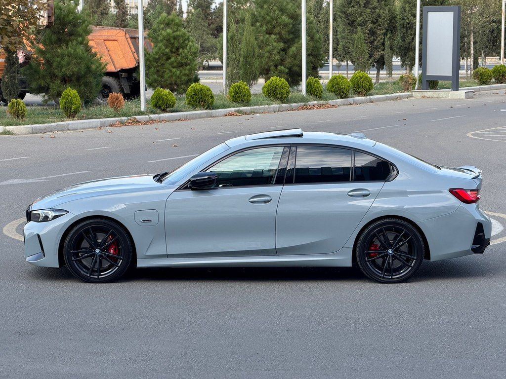 BMW 330e, 2.0 L, 12 kWh, 2023 il, 61 000 km — Avtomobillər, Gəncə (6)