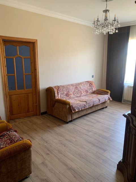 Satılır 5 otaqlı köhnə tikili 110 m² — Bakı
