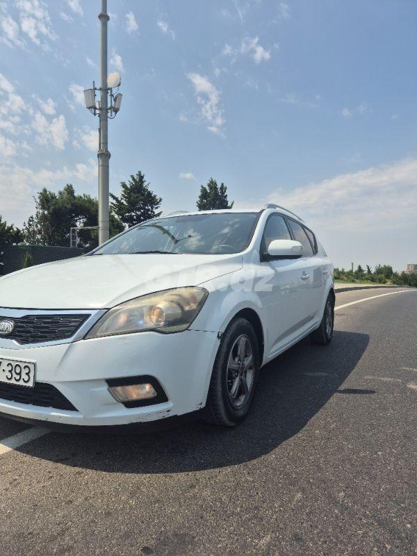 Kia Ceed SW 1.6 L, 2011, 410 000 km — Avtomobillər, Bakı (5)