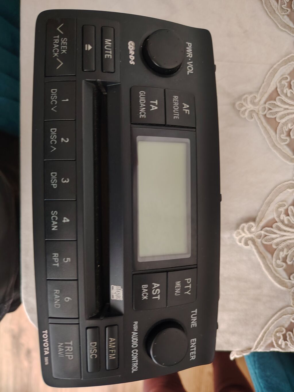 Toyota Corolla 2005 zavod monitoru/ Origanal Maqintofon - İşlək — Avtomobil akustikası, Sumqayıt (4)
