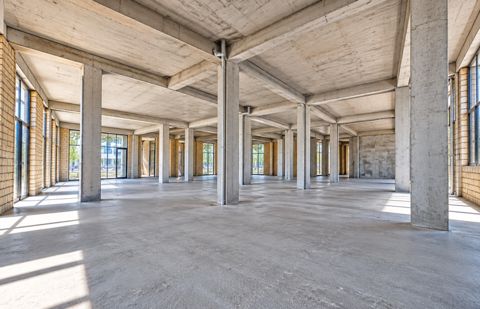 Satılır obyekt 4700 m² — Bakı