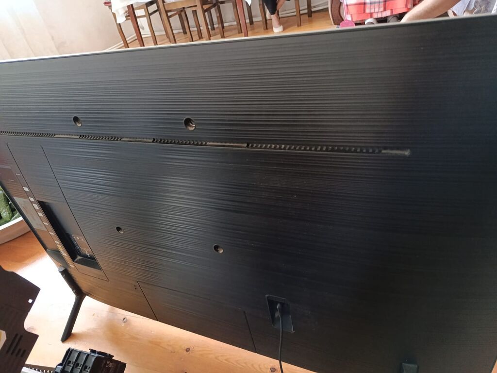 Samsung smart televizor, 43–50 düym aralığında (təxmini), ayaqlı — Televizorlar, Sumqayıt (2)