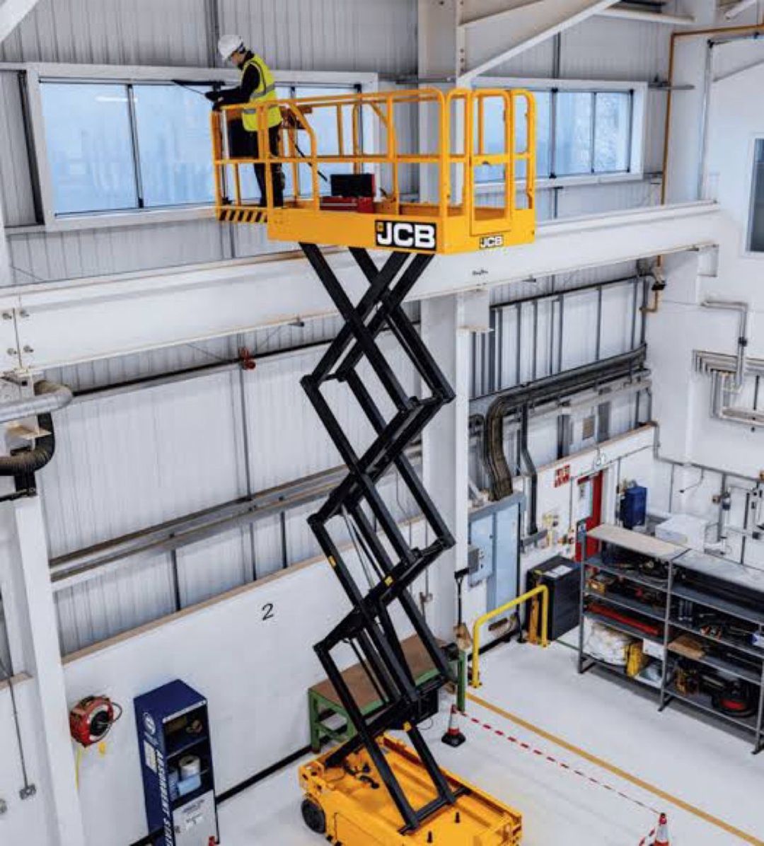 JCB qayçı səbət icarəsi — Avtomobil icarəsi, Bakı (4)