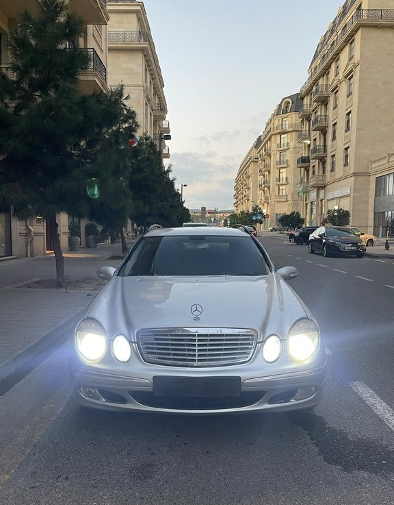 Mercedes E 220, 2004 il, 600000 km, 2.2 L