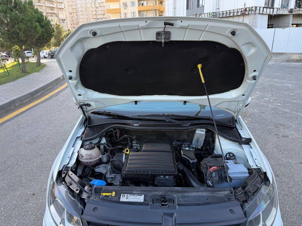 Volkswagen Polo, 1.6 L, 2019 il, 87 600 km — Avtomobillər, Bakı (9)