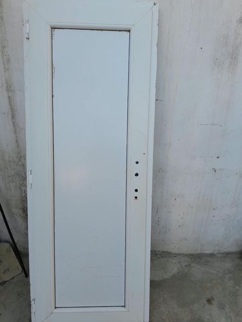 Plastik Qapi. Ölçüsü uzunu 185, eni 70 (80Azn) elaqe nom:0553262522 — Bakı
