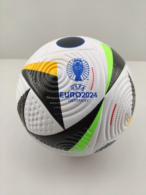 Futbol topu "Euro 2024" — Bakı