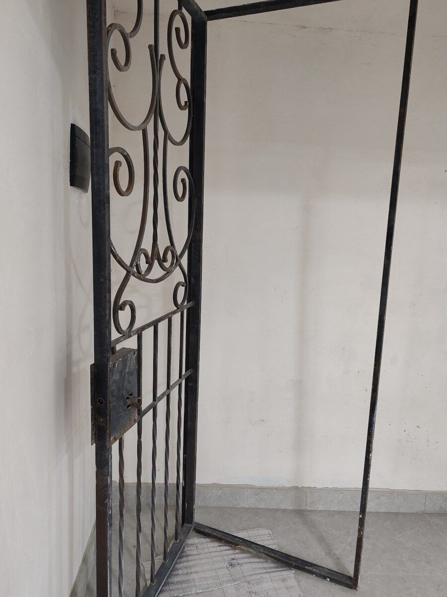 Dəmir barmaqlıqlı qapı — Təmir və inşaat, Bakı (3)